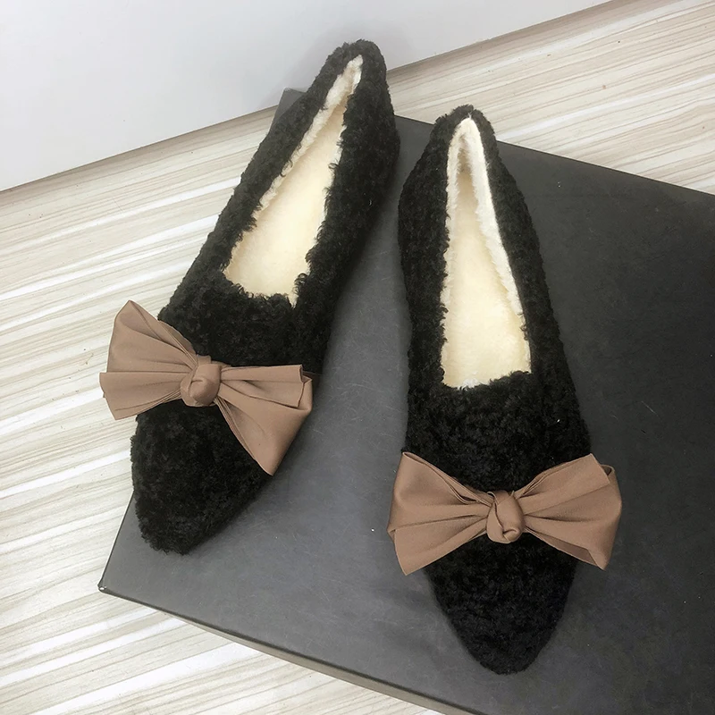 Women Furry Shoes for Winter Solid Color Black Fur Girl's Flats Warm Shoes Slip on with Bowknot Elegant Nice Quality Size 33-44
Women Furry Shoes for Winter Solid Color Black Fur Girl's Flats Warm Shoes Slip on with Bowknot Elegant Nice Quality Size 33-44