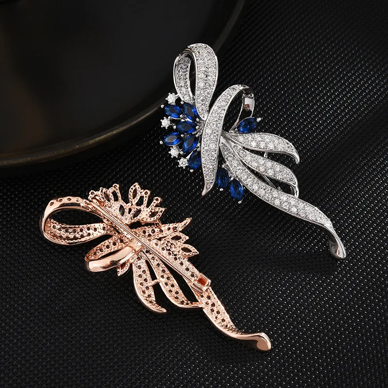 Fashion Crystal Brooch Elegant Bauhinia Brooches Lapel Pin Rhinestone Brooches Corsage Wedding Jewelry Women
Fashion Crystal Brooch Elegant Bauhinia Brooches Lapel Pin Rhinestone Brooches Corsage Wedding Jewelry Women