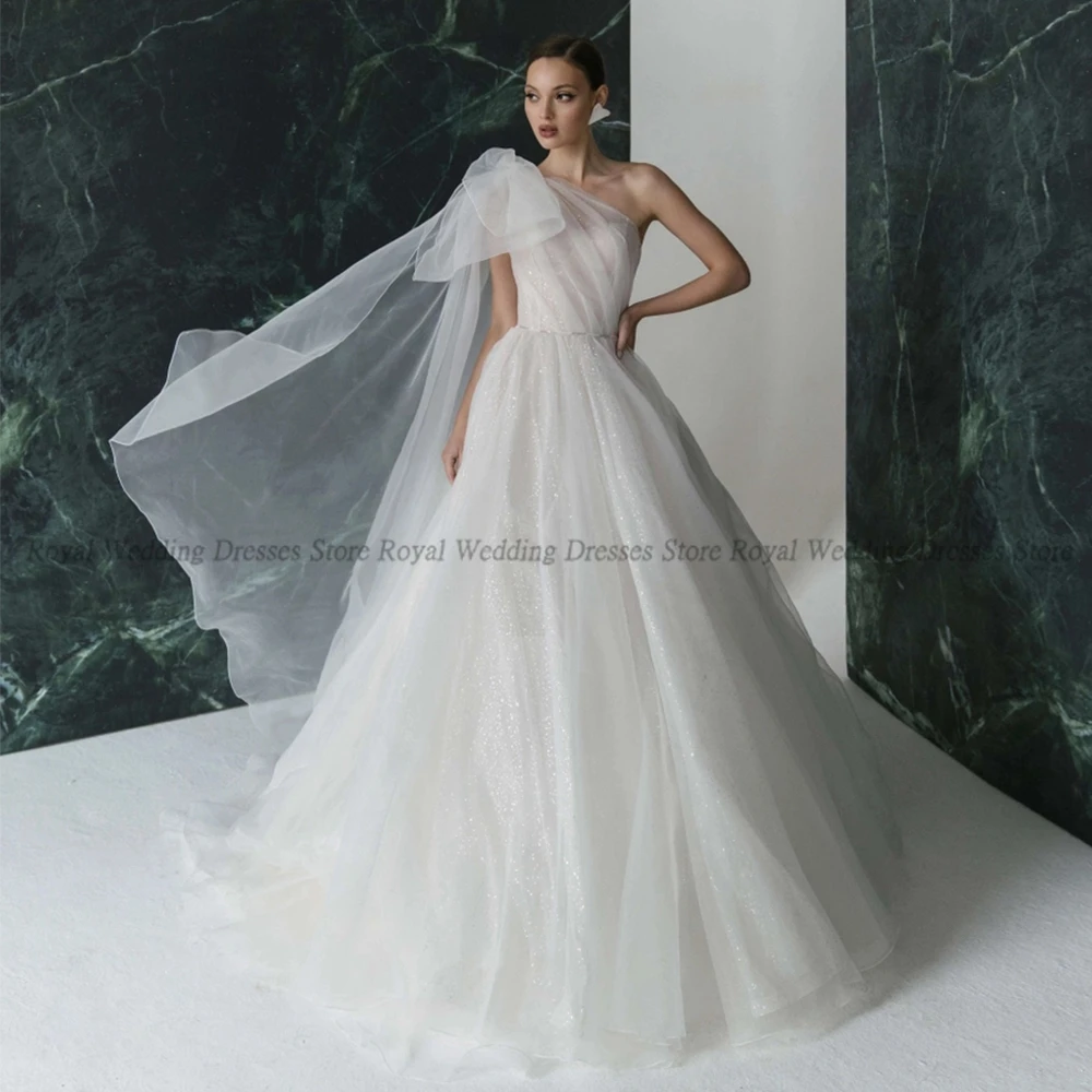 High Quality A Line Wedding Dresses One ShoulderTulle Draped Open Back 2022 Summer Puff Sleeve Floor Length Gowns Robe De Ma
High Quality A Line Wedding Dresses One ShoulderTulle Draped Open Back 2022 Summer Puff Sleeve Floor Length Gowns Robe De Ma