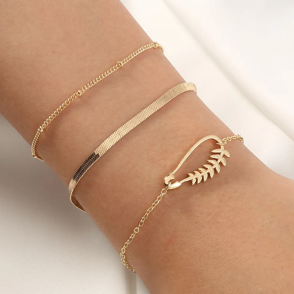 3PC New European and American hot-selling accessories Simple wild pin leaves multi-layer combination bracelet set bracelet
3PC New European and American hot-selling accessories Simple wild pin leaves multi-layer combination bracelet set bracelet
