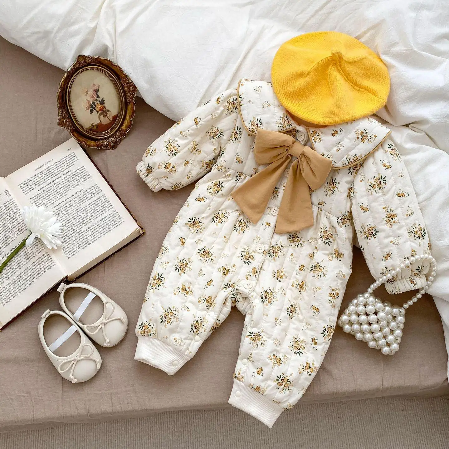 Ins/осенне-зимний утепленный комбинезон для маленьких девочек, милый кардиган с цветочным рисунком и бантом, утепленный комбинезон для маленьких мальчиков из хлопка и бархата
Ins/осенне-зимний утепленный комбинезон для маленьких девочек, милый кардиган с цветочным рисунком и бантом, утепленный комбинезон для маленьких мальчиков из хлопка и бархата