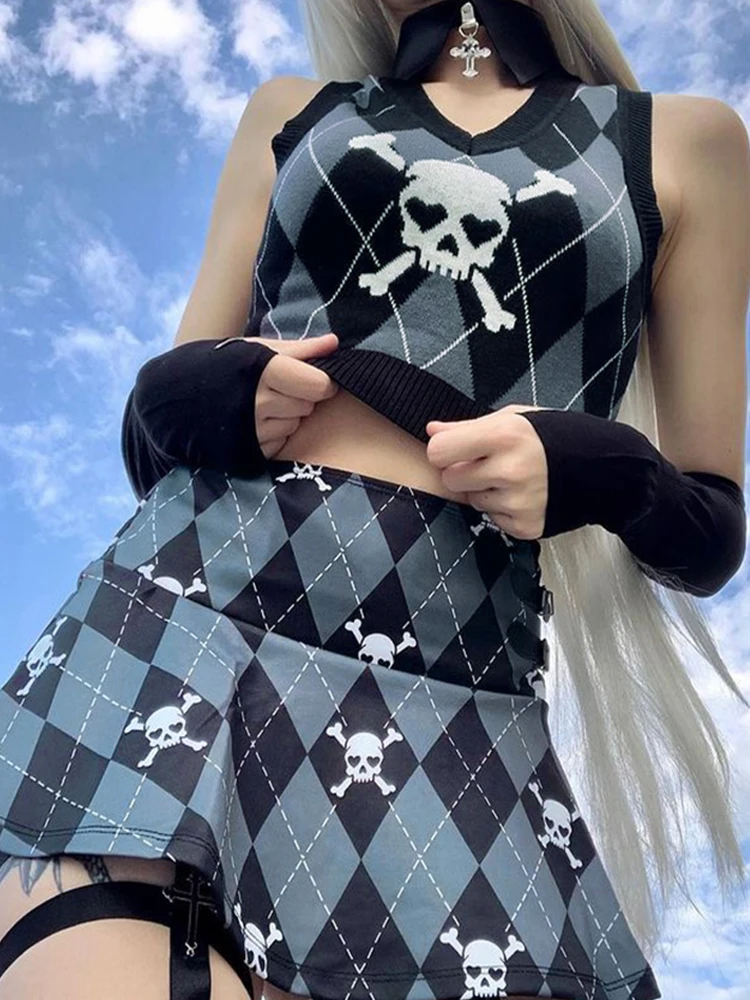 Gothic Punk Grunge Skull Print Vest Sets Y2K Streetwear Sexy V Neck sleeveless Tops Goth High Waist A Line Mini Skirt 2Pcs Suit
Gothic Punk Grunge Skull Print Vest Sets Y2K Streetwear Sexy V Neck sleeveless Tops Goth High Waist A Line Mini Skirt 2Pcs Suit