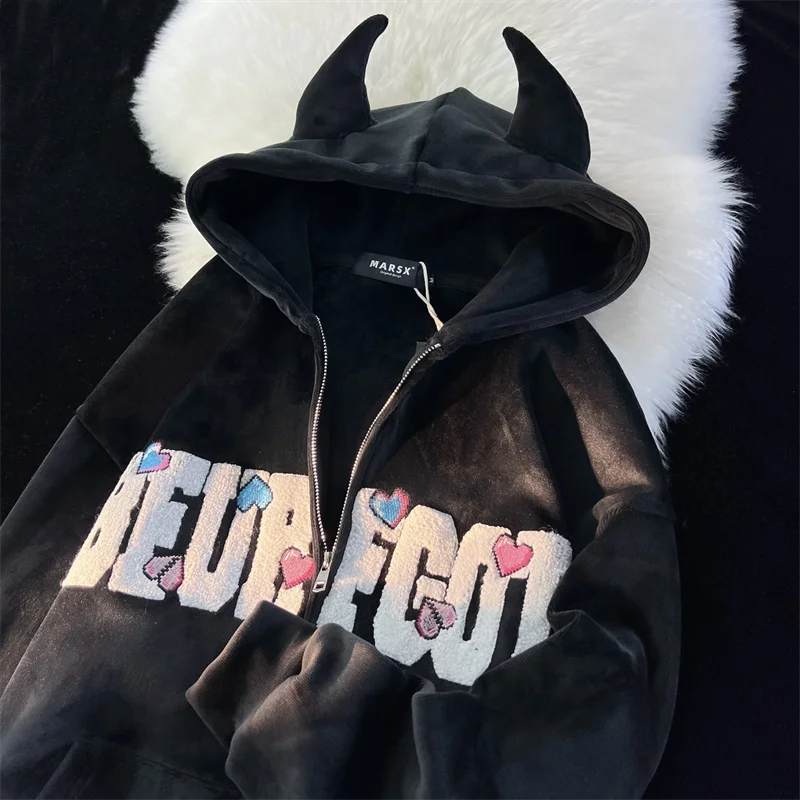 Y2k кавайный кардиган с дьявольским Рогом, куртка на молнии, толстовка с капюшоном для мужчин и женщин, модная повседневная свободная флисова...
Y2k кавайный кардиган с дьявольским Рогом, куртка на молнии, толстовка с капюшоном для мужчин и женщин, модная повседневная свободная флисова...