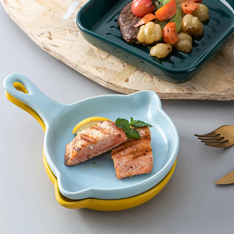 Nordic Ins Style Ceramic Single-handle Baking Plate Creative Home Baking Baked Rice Plate Cute Net Red Dish Plate Salad Plate 
Nordic Ins Style Ceramic Single-handle Baking Plate Creative Home Baking Baked Rice Plate Cute Net Red Dish Plate Salad Plate