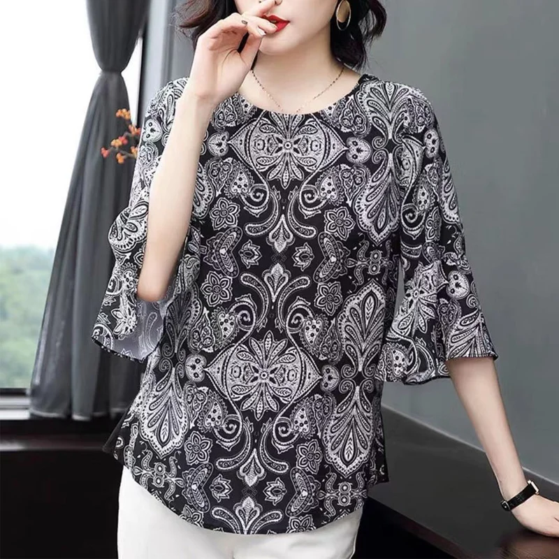 Vintage Printing Large Thin Blouse Ladies Summer Loose Flare Sleeve Plus Size L-5XL Shirt Tops Fashion Casual Women Clothing
Vintage Printing Large Thin Blouse Ladies Summer Loose Flare Sleeve Plus Size L-5XL Shirt Tops Fashion Casual Women Clothing