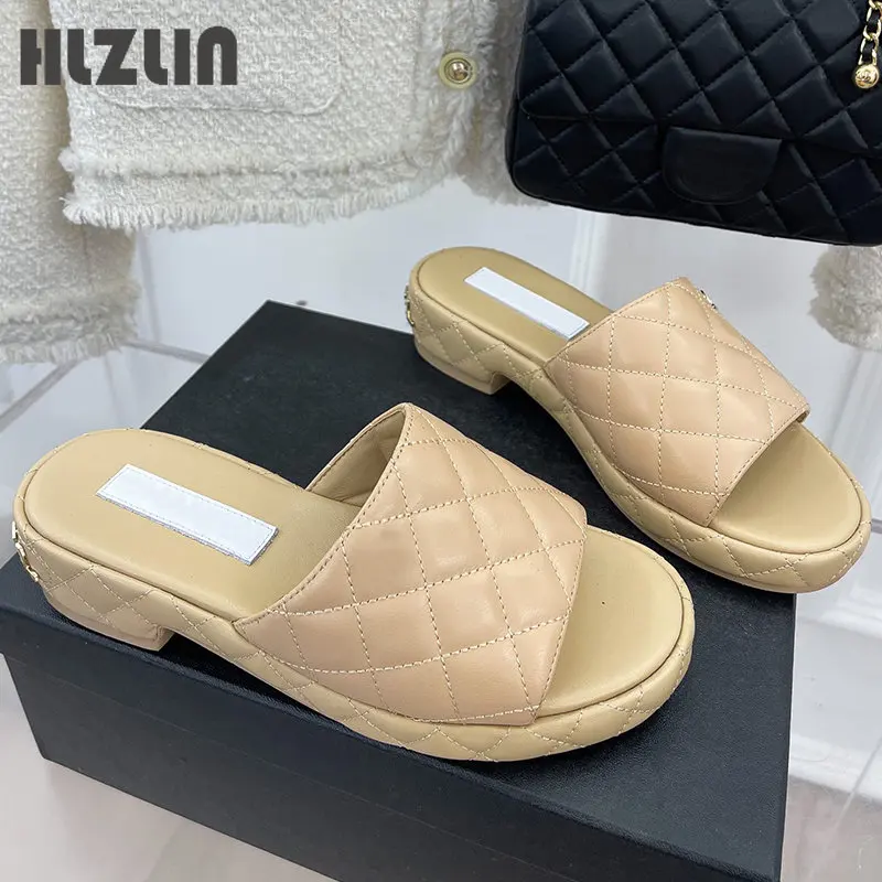 2023 new high-heeled slippers women's summer thick sole outside wear tide wedge sandals high heels 3cm size 35-41
2023 new high-heeled slippers women's summer thick sole outside wear tide wedge sandals high heels 3cm size 35-41