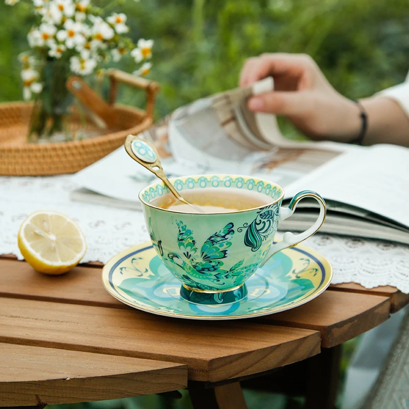 

European Bone China Coffee Cup and Saucer Set British Afternoon Tea Teaset Exquisite Retro Ceramic Jungle Print Cup Home Gift