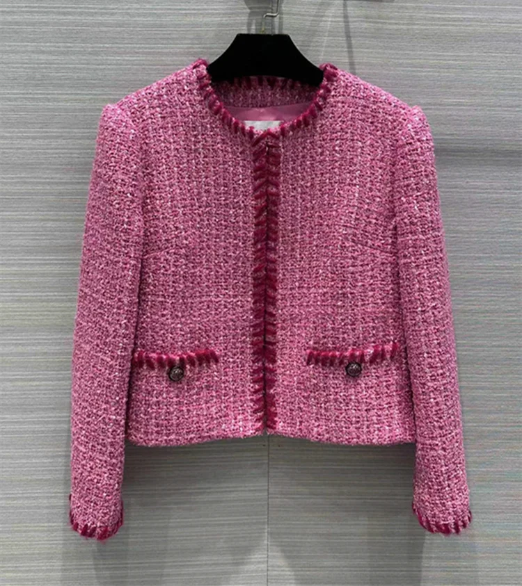 European and American men's wear 2022 winter new style Long sleeve round neck button fashionable rose tweed coat
European and American men's wear 2022 winter new style Long sleeve round neck button fashionable rose tweed coat