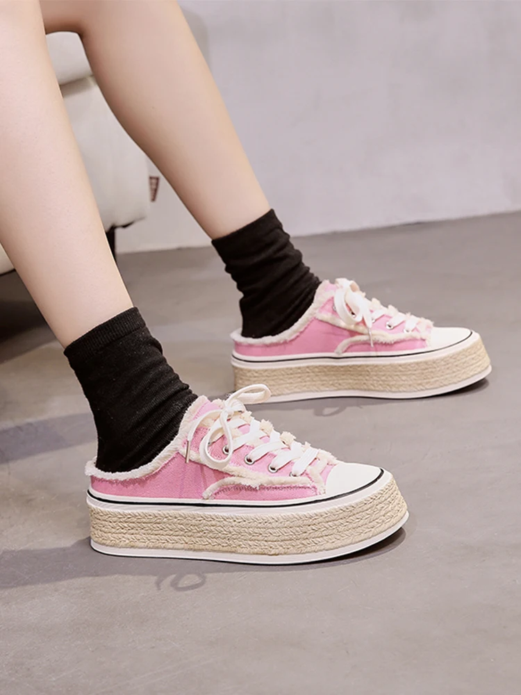 Flats Slippers Women Platform Sports Shoes 2022 Summer New Fashion Soft Cozy Walking Running Sneakers Casual Thick Women Sandals
Flats Slippers Women Platform Sports Shoes 2022 Summer New Fashion Soft Cozy Walking Running Sneakers Casual Thick Women Sandals