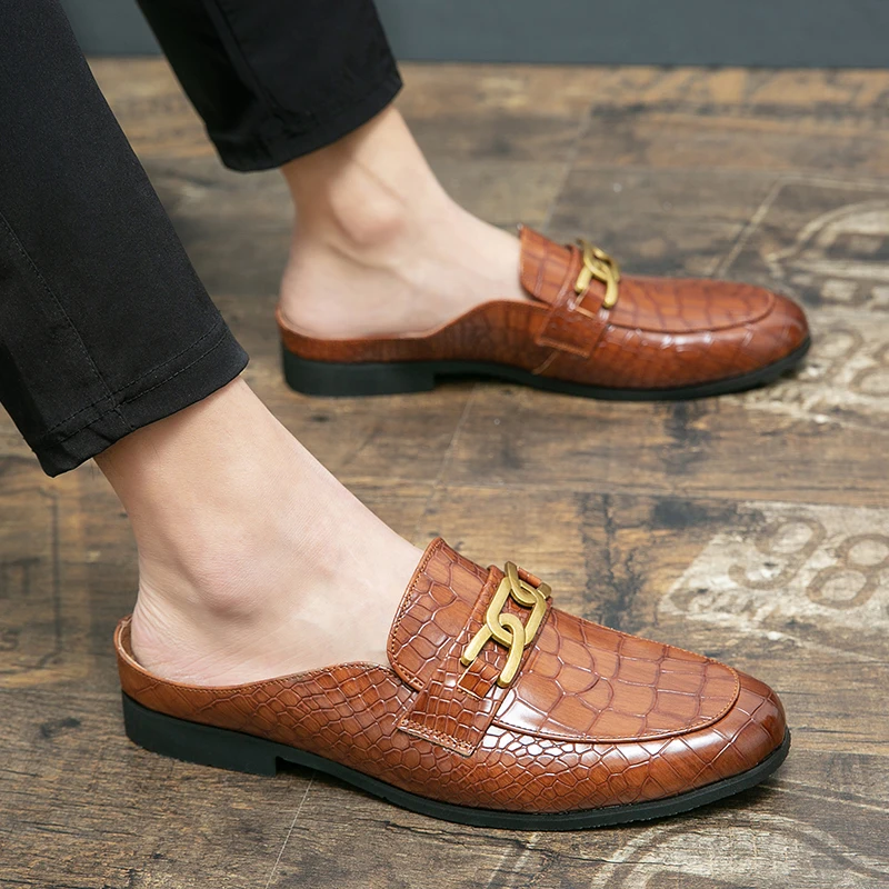 2022 High Quality men's black Leather Half shoes Designer slip-on Half Slippers Luxury Casual loafers plus size Mules Moccasins
2022 High Quality men's black Leather Half shoes Designer slip-on Half Slippers Luxury Casual loafers plus size Mules Moccasins