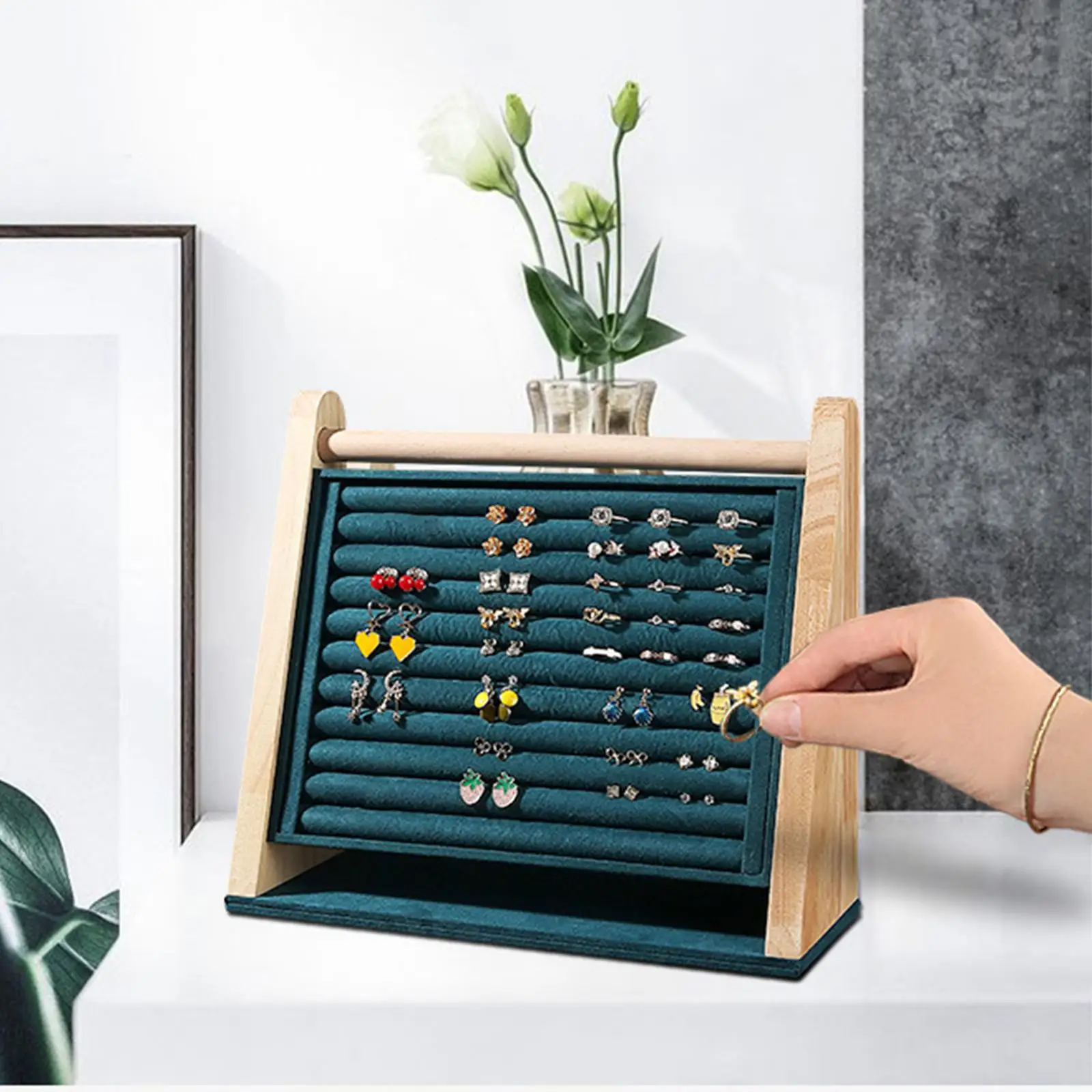 Деревянный вертикальный держатель для ювелирных изделий с фланелевой подкладкой
Деревянный вертикальный держатель для ювелирных изделий с фланелевой подкладкой