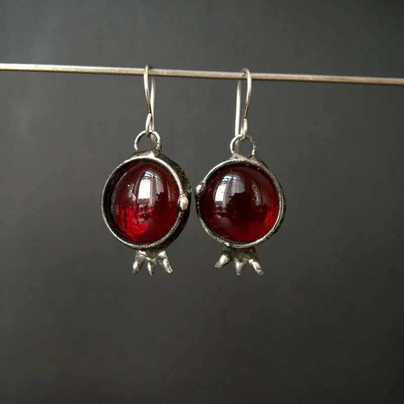 Small Dangle Earrings For Womens Vintage Ethnic Hand-Inlay Roun Red Stone Eardrop Silver Color Hook Earrings Jewelry Wholesale
Small Dangle Earrings For Womens Vintage Ethnic Hand-Inlay Roun Red Stone Eardrop Silver Color Hook Earrings Jewelry Wholesale