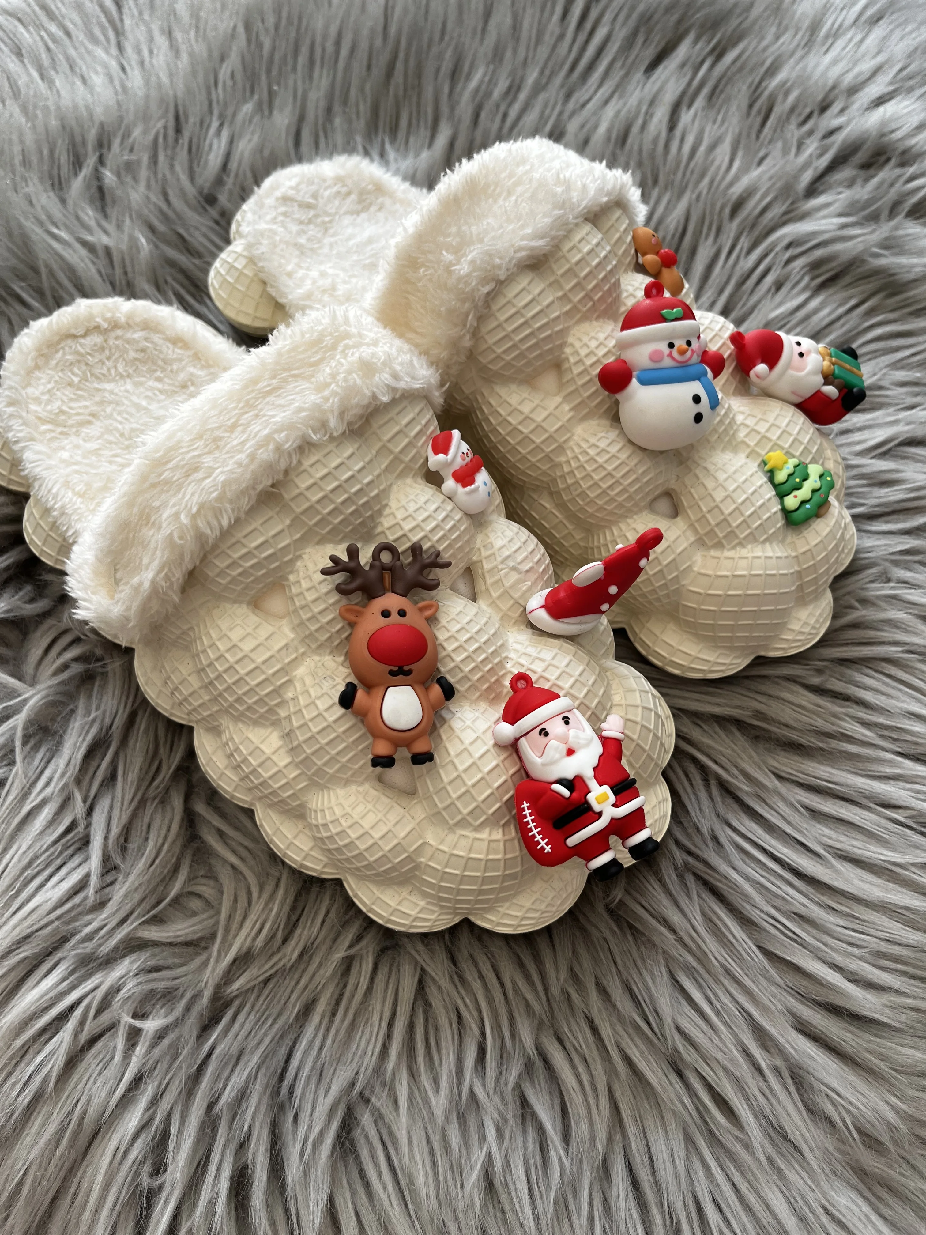 Сланцы хлопковые для мужчин и женщин, роскошные модные туфли с круглым носком, плоская подошва, брендовые теплые пляжные туфли, зимние
Сланцы хлопковые для мужчин и женщин, роскошные модные туфли с круглым носком, плоская подошва, брендовые теплые пляжные туфли, зимние