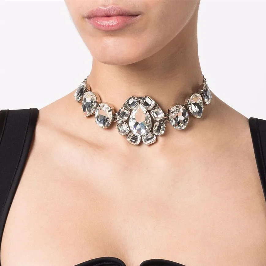 JIJIAWENHUA New Shiny Big Rhinestone Pendan Claw Chain Necklaces for Women Dinner Wedding Accessories Fashion Jewelry
JIJIAWENHUA New Shiny Big Rhinestone Pendan Claw Chain Necklaces for Women Dinner Wedding Accessories Fashion Jewelry