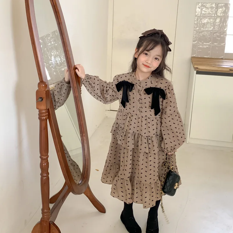 2022 Autumn New Children Clothes Baby Girs Long Sleeve Korean Khaki Flocked Bow Dress
2022 Autumn New Children Clothes Baby Girs Long Sleeve Korean Khaki Flocked Bow Dress