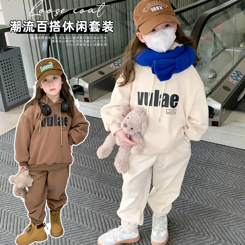 MILA CHOU 2022 Winter Parent-child Attire Thick Velvet Letter Hoodies Suit Boy Girl Casual Top + Pants 2Pcs Set Kid Outfit
MILA CHOU 2022 Winter Parent-child Attire Thick Velvet Letter Hoodies Suit Boy Girl Casual Top + Pants 2Pcs Set Kid Outfit