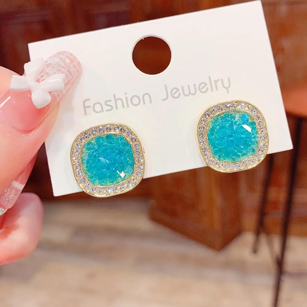 SENYU New Sweet Stud Earring Luxury Cubic Zirconia Crystal Shinning Women Earrings for Party Banquet Jewelry
SENYU New Sweet Stud Earring Luxury Cubic Zirconia Crystal Shinning Women Earrings for Party Banquet Jewelry