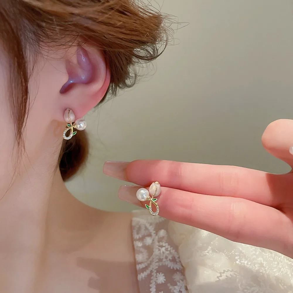 French Light Luxury Pink Tulip Flower Pearl Stud Earrings For Women Korean Zircon Exquisite Earring Party Christmas Jewelry Gift
French Light Luxury Pink Tulip Flower Pearl Stud Earrings For Women Korean Zircon Exquisite Earring Party Christmas Jewelry Gift