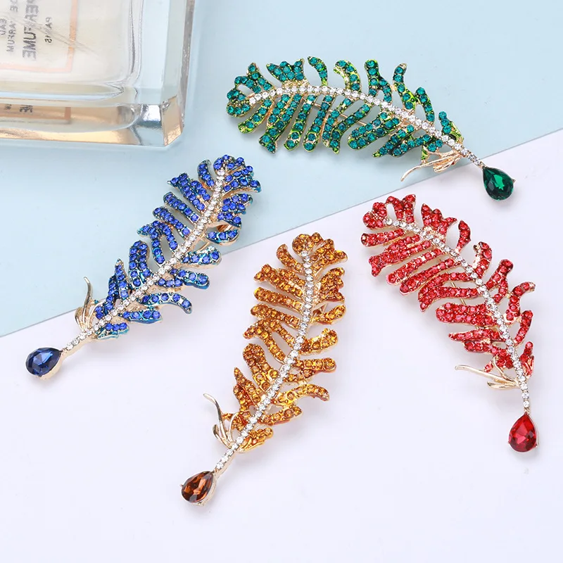 

Creative Design Personalized Rhinestone Feather Brooch Luxury Female Crystal Pin Men Women Suits Corsages Animal Brooches Badges