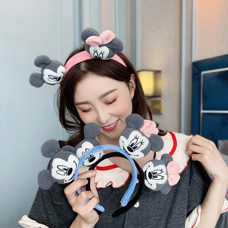 Disney headband mask pressing hairpin headband non-slip headwear cute Mickey Mouse Minnie face wash headband female gift
Disney headband mask pressing hairpin headband non-slip headwear cute Mickey Mouse Minnie face wash headband female gift