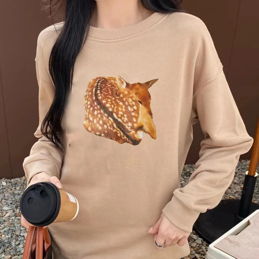Women's Luxury Brand Sika Deer Print Pullovers International Brand Designer Loose Fashion Tops Unisex High Quality Swearshirts 
Women's Luxury Brand Sika Deer Print Pullovers International Brand Designer Loose Fashion Tops Unisex High Quality Swearshirts