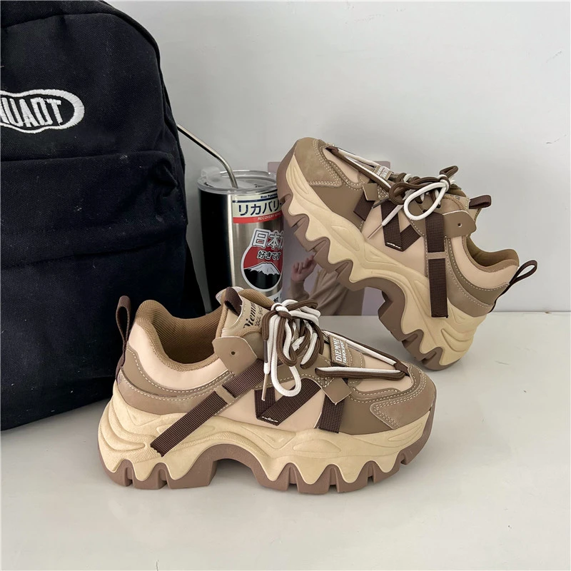 Кроссовки спортивные Нескользящие на толстой подошве, из дышащего материала
Кроссовки спортивные Нескользящие на толстой подошве, из дышащего материала