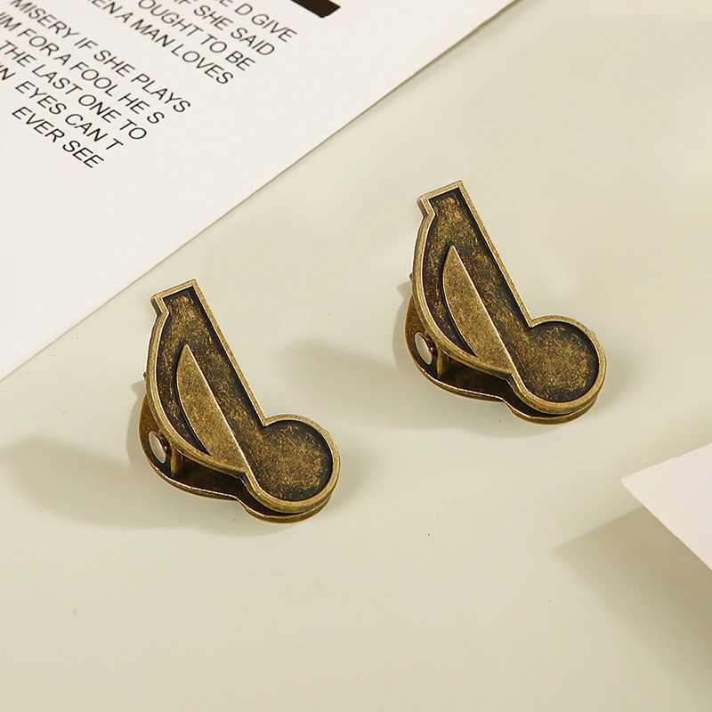 Металлические зажимы для бумаги 2 шт.
Металлические зажимы для бумаги 2 шт.