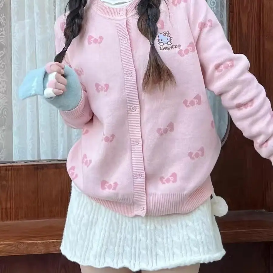 Оригинальный кардиган HelloKitty Kawaii, свитер, милые топы с бантом для женщин и студентов, милая вязаная ветровка
Оригинальный кардиган HelloKitty Kawaii, свитер, милые топы с бантом для женщин и студентов, милая вязаная ветровка