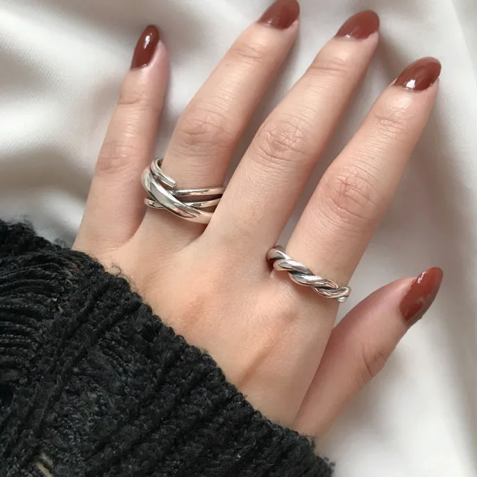 New Simple Personalized Metal Silver Color Irregular Twist Round Rings For Women Men Teens Fashion Jewelry Gift
New Simple Personalized Metal Silver Color Irregular Twist Round Rings For Women Men Teens Fashion Jewelry Gift