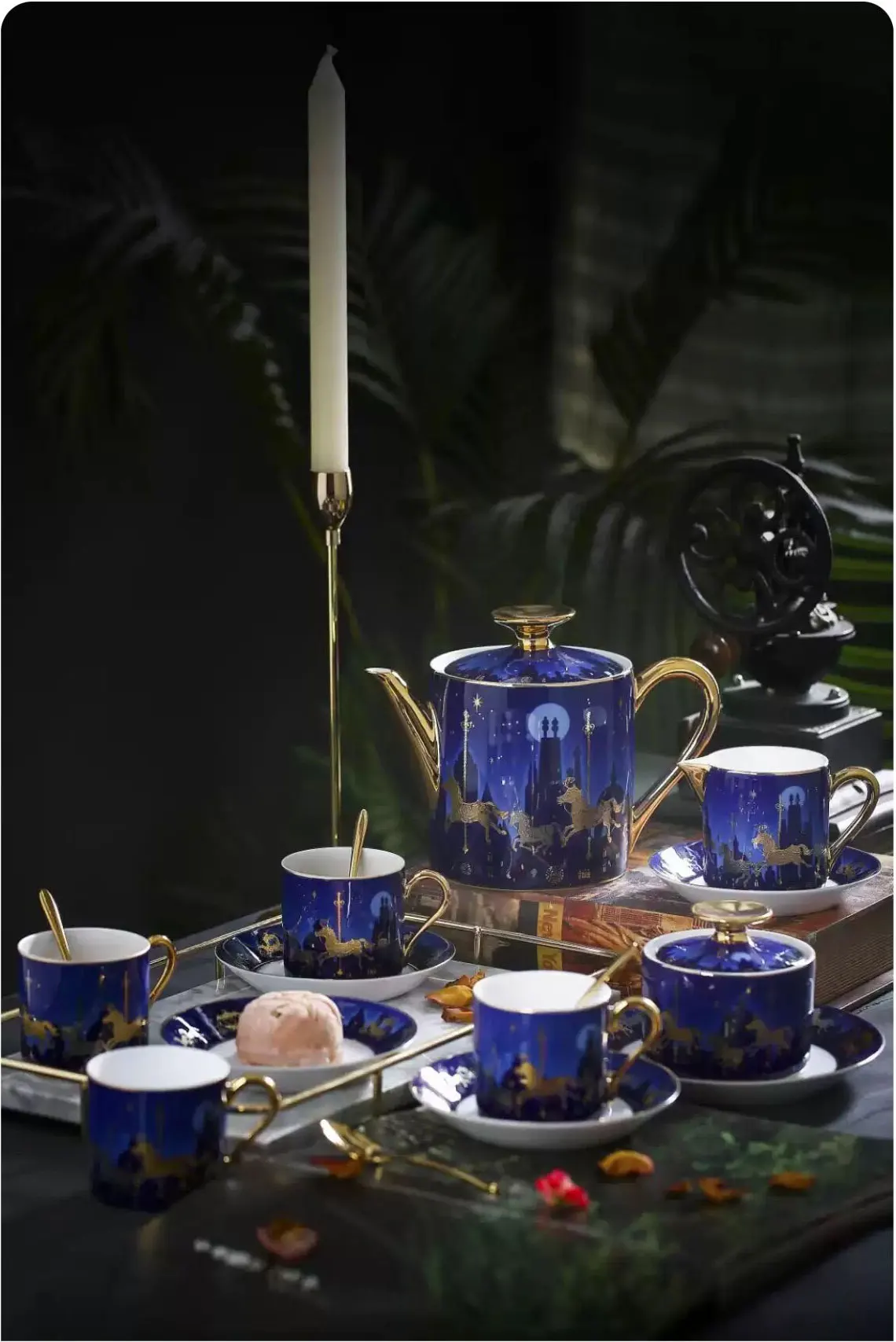 16pcs/Set Galloping Horse Design Bone China Tea Set Coffee Pot Milk Pot Sugar Bowl Cup Saucer Gift Box Set Retro Blue Ocean Ser
16pcs/Set Galloping Horse Design Bone China Tea Set Coffee Pot Milk Pot Sugar Bowl Cup Saucer Gift Box Set Retro Blue Ocean Ser