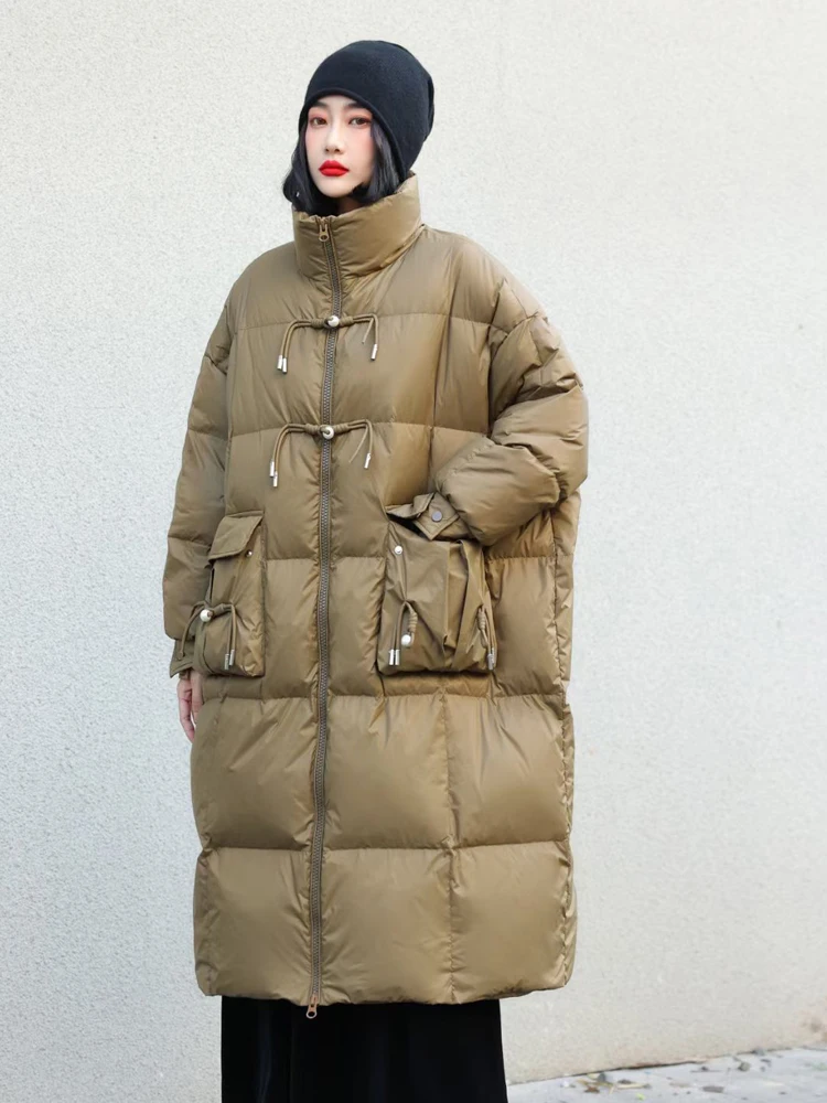 Janveny Long Puffer Jacket Women Winter 2022 Vintage Oversized 90% White Duck Down Coat Loose Fashion Thick Female Parkas
Janveny Long Puffer Jacket Women Winter 2022 Vintage Oversized 90% White Duck Down Coat Loose Fashion Thick Female Parkas