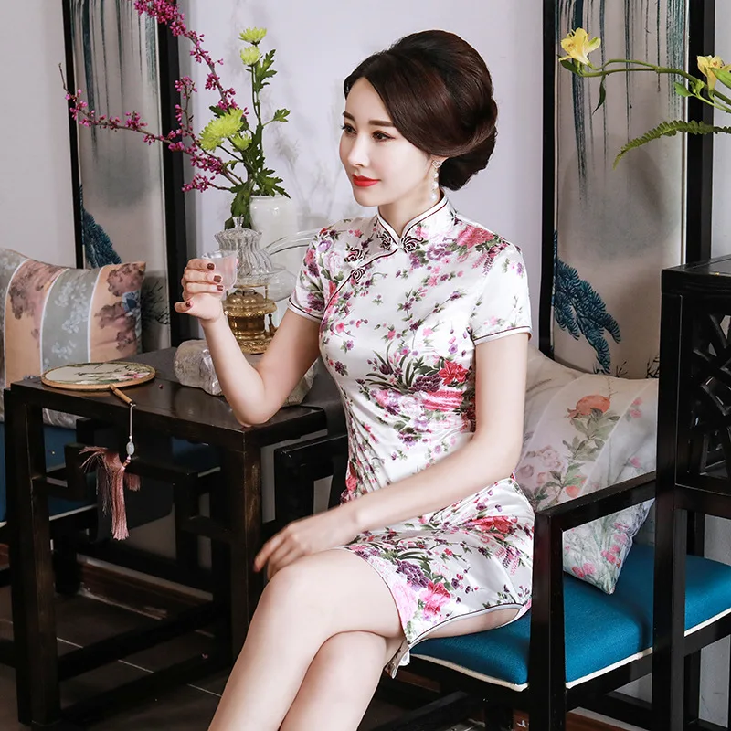 Split Slim Standing Collar Cheongsam Women Summer Short Sleeve Chinese Traditional Retro Modified Qipao Chinese Wedding Dress A3
Split Slim Standing Collar Cheongsam Women Summer Short Sleeve Chinese Traditional Retro Modified Qipao Chinese Wedding Dress A3