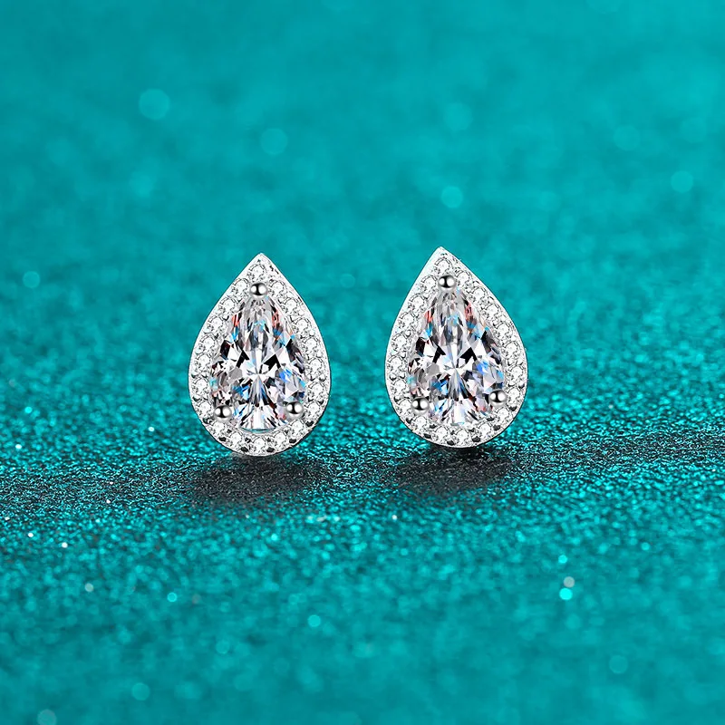 2CT Moissanite Stud Earrings Sterling Silver Pear Cut Lab Diamond Halo Earrings For Women Pass Diamond Test Moissanite Jewelry
2CT Moissanite Stud Earrings Sterling Silver Pear Cut Lab Diamond Halo Earrings For Women Pass Diamond Test Moissanite Jewelry