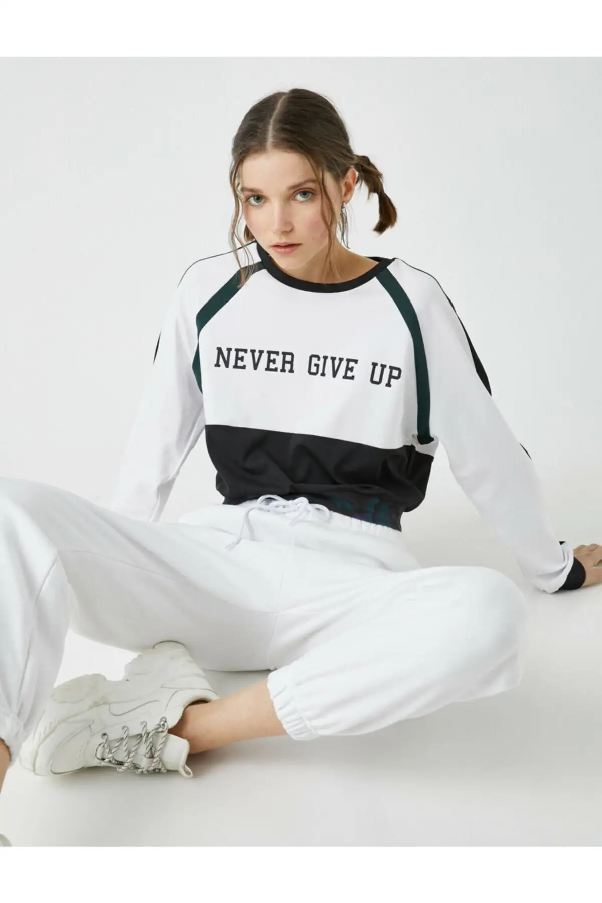Women's Sweatshirt White Hoodies Style All Season 2022 New Designer Pullovers Hoodies Lady Sweatshirts Fleece Hooded
Women's Sweatshirt White Hoodies Style All Season 2022 New Designer Pullovers Hoodies Lady Sweatshirts Fleece Hooded