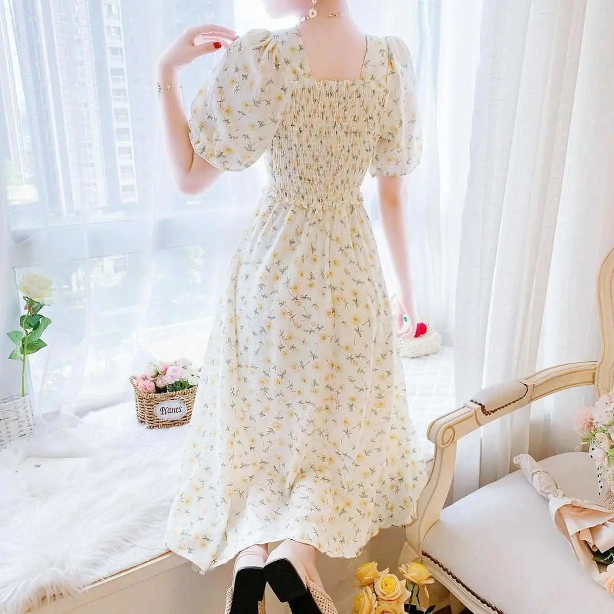 Chiffon square collar gentle style thin long skirt women's summer French waist small super fairy floral dress women
Chiffon square collar gentle style thin long skirt women's summer French waist small super fairy floral dress women