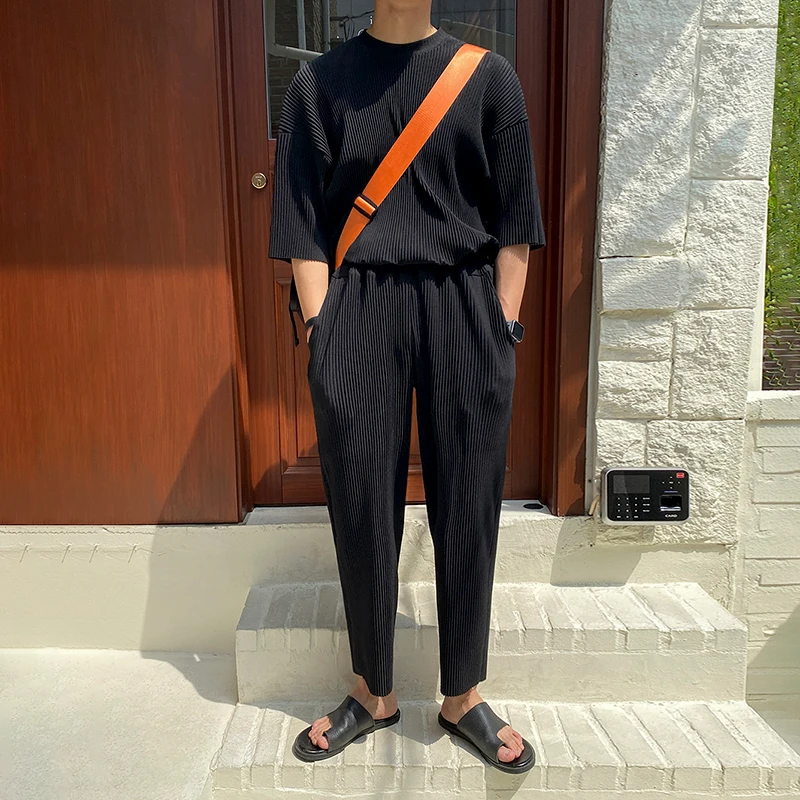 2022 Summer Men's Fashion 2 Piece Sets Female Short-sleeved Loose T-shirt + Pants Male Ice Silk Pleated Suit Sports Sets A09
2022 Summer Men's Fashion 2 Piece Sets Female Short-sleeved Loose T-shirt + Pants Male Ice Silk Pleated Suit Sports Sets A09