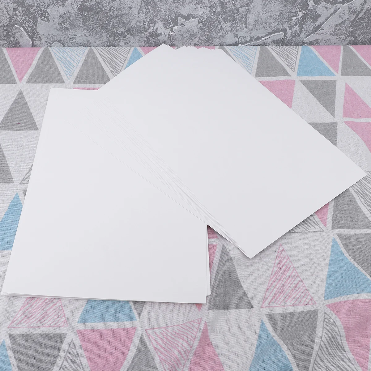 50 Sheets White Drawing Paper A4 Size Crafts Paper Easel Paper Scrapbook Paper for Kids DIY Scrapbook Photo Album
50 Sheets White Drawing Paper A4 Size Crafts Paper Easel Paper Scrapbook Paper for Kids DIY Scrapbook Photo Album