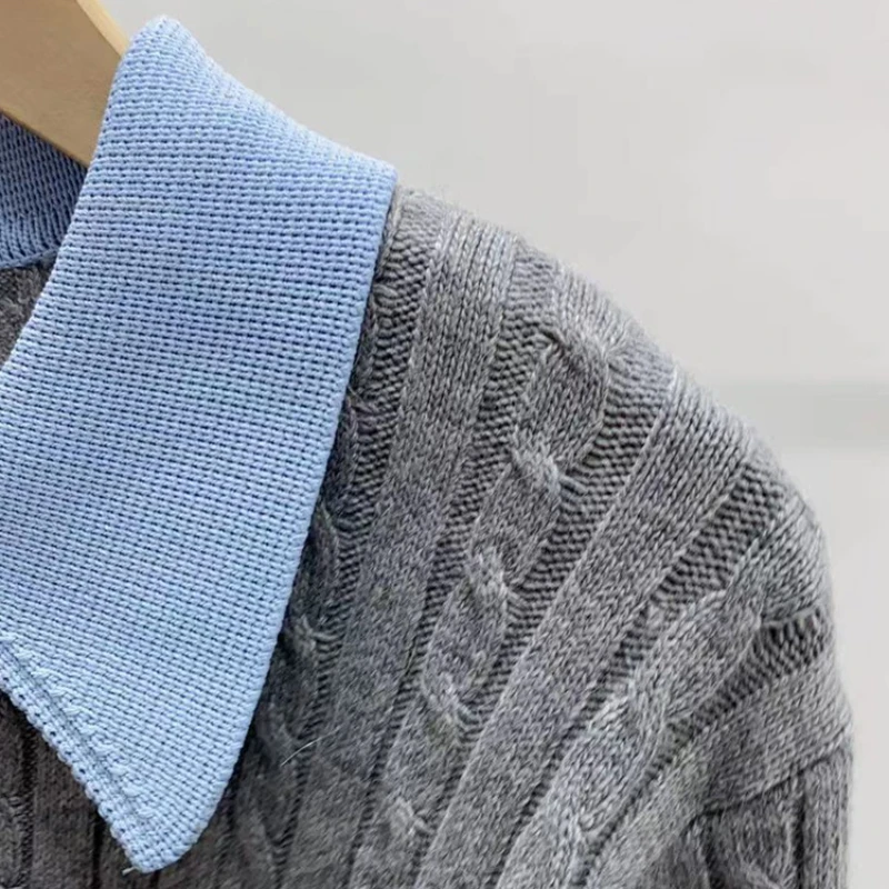 Женский вязаный свитер с отложным воротником и длинным рукавом
Женский вязаный свитер с отложным воротником и длинным рукавом