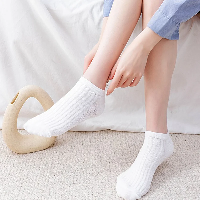 5 Pairs Women Solid Casual Cotton Short Socks Pack Ladies Fashion Concise Stripe Breathable Comfortable Trendy Ankle Socks Set
5 Pairs Women Solid Casual Cotton Short Socks Pack Ladies Fashion Concise Stripe Breathable Comfortable Trendy Ankle Socks Set