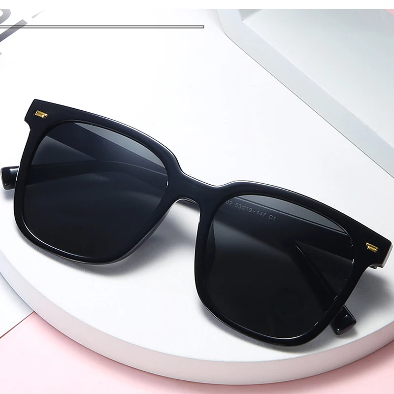 Summer Retro Fashion Square Sunglasses Unisex Outdoor Travel Goggles Protect Eyes Reduce Sunlight Cool Girl Sunglass Accessories
Summer Retro Fashion Square Sunglasses Unisex Outdoor Travel Goggles Protect Eyes Reduce Sunlight Cool Girl Sunglass Accessories