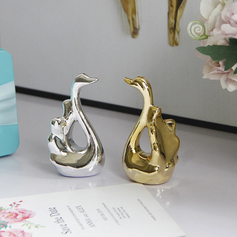European-style Cute Ceramic Decoration Small Ornaments Simple Home Gold Mini Swan Desktop Decorations
European-style Cute Ceramic Decoration Small Ornaments Simple Home Gold Mini Swan Desktop Decorations
