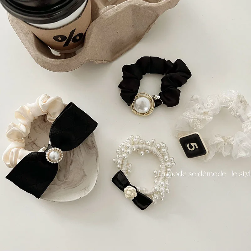 2022 Trend Woman Pearls Bows Hair Ties Fashion Korean Hairband Scrunchies Girls Ponytail Holders Rubber Band Hair Accessories
2022 Trend Woman Pearls Bows Hair Ties Fashion Korean Hairband Scrunchies Girls Ponytail Holders Rubber Band Hair Accessories