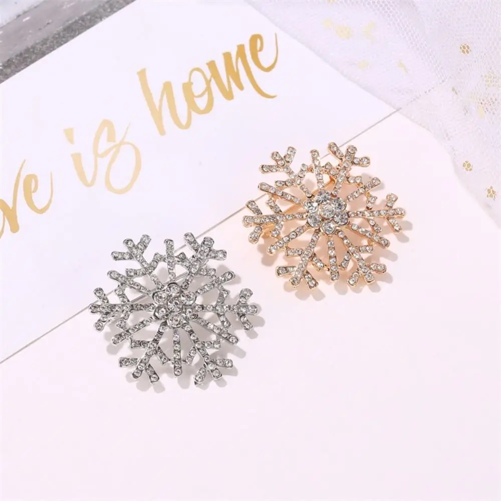 2023 Temperament Zircon Brooch Pin Christmas Creative Snowflake Brooch Fashion Metal Pin Clothing Accessories
2023 Temperament Zircon Brooch Pin Christmas Creative Snowflake Brooch Fashion Metal Pin Clothing Accessories
