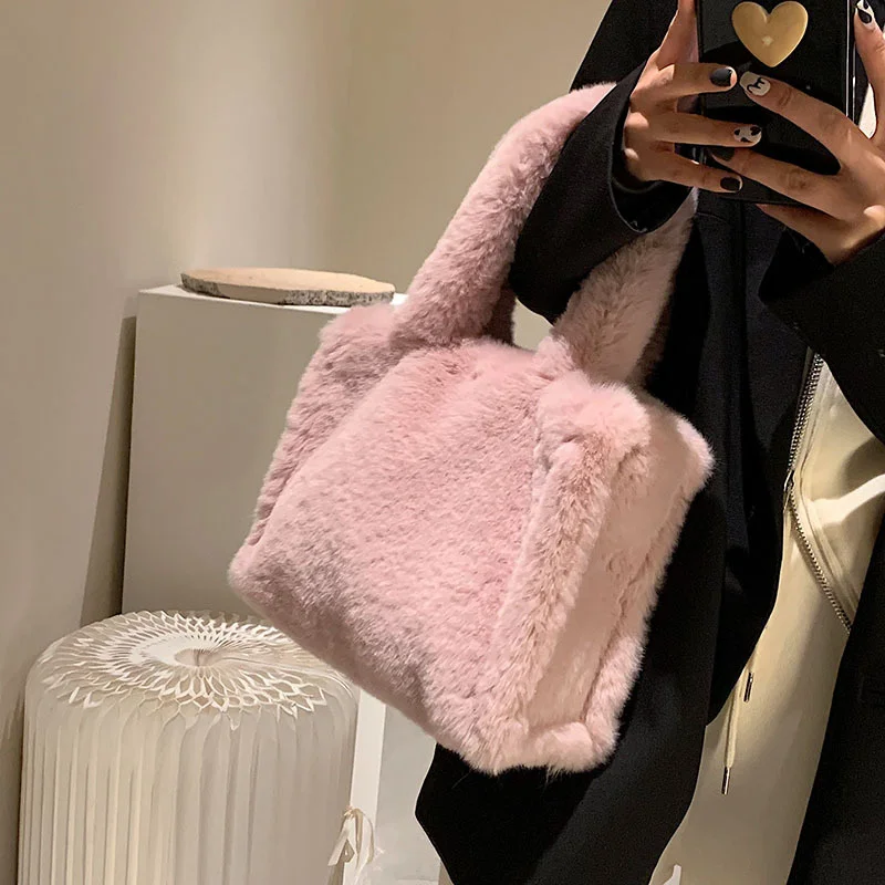 Small Plush Women's Handbag 2022 Leisure Simple Colour Women Tote Bag Party Bags Multifunctional Small Bag Single Shoulder Bags
Small Plush Women's Handbag 2022 Leisure Simple Colour Women Tote Bag Party Bags Multifunctional Small Bag Single Shoulder Bags