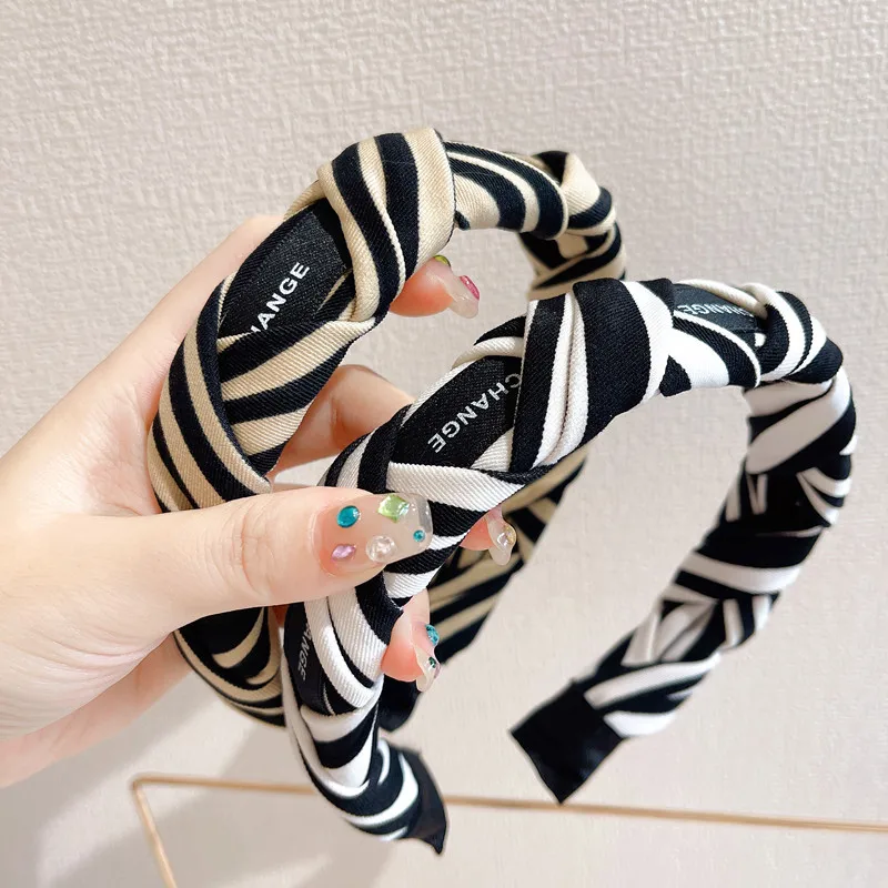 Black White Stripes Hairbands For Women Fairy High-end Headbands for Girls Hair Accessories Fashion Accessories
Black White Stripes Hairbands For Women Fairy High-end Headbands for Girls Hair Accessories Fashion Accessories