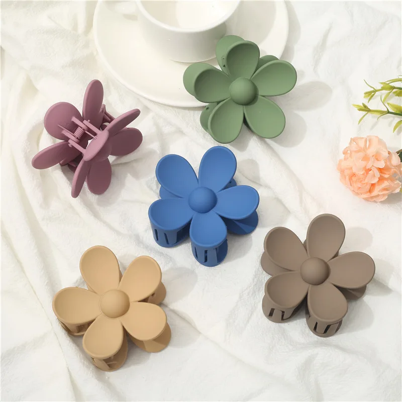 Womens Solid Plastic Clasp Clip Cute Flower Shape Hair Clip New Wedding Hair Accessories 1 PCS
Womens Solid Plastic Clasp Clip Cute Flower Shape Hair Clip New Wedding Hair Accessories 1 PCS