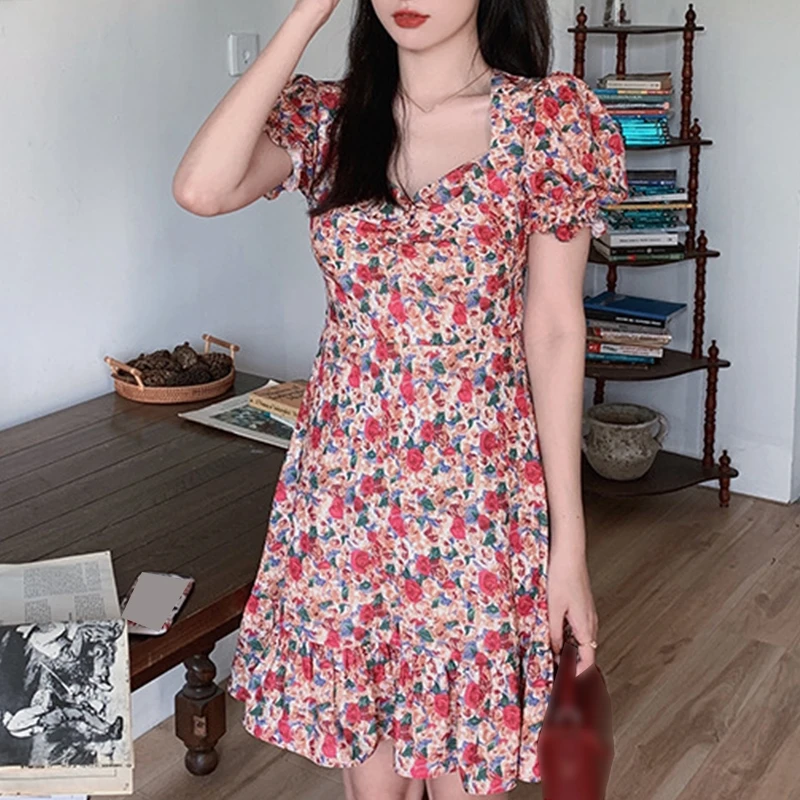 Women Summer Puff Short Sleeve French Square Neck Mini Swing Dress Vintage Floral Print Ruched Chest Empire High Waist Ruffle
Women Summer Puff Short Sleeve French Square Neck Mini Swing Dress Vintage Floral Print Ruched Chest Empire High Waist Ruffle