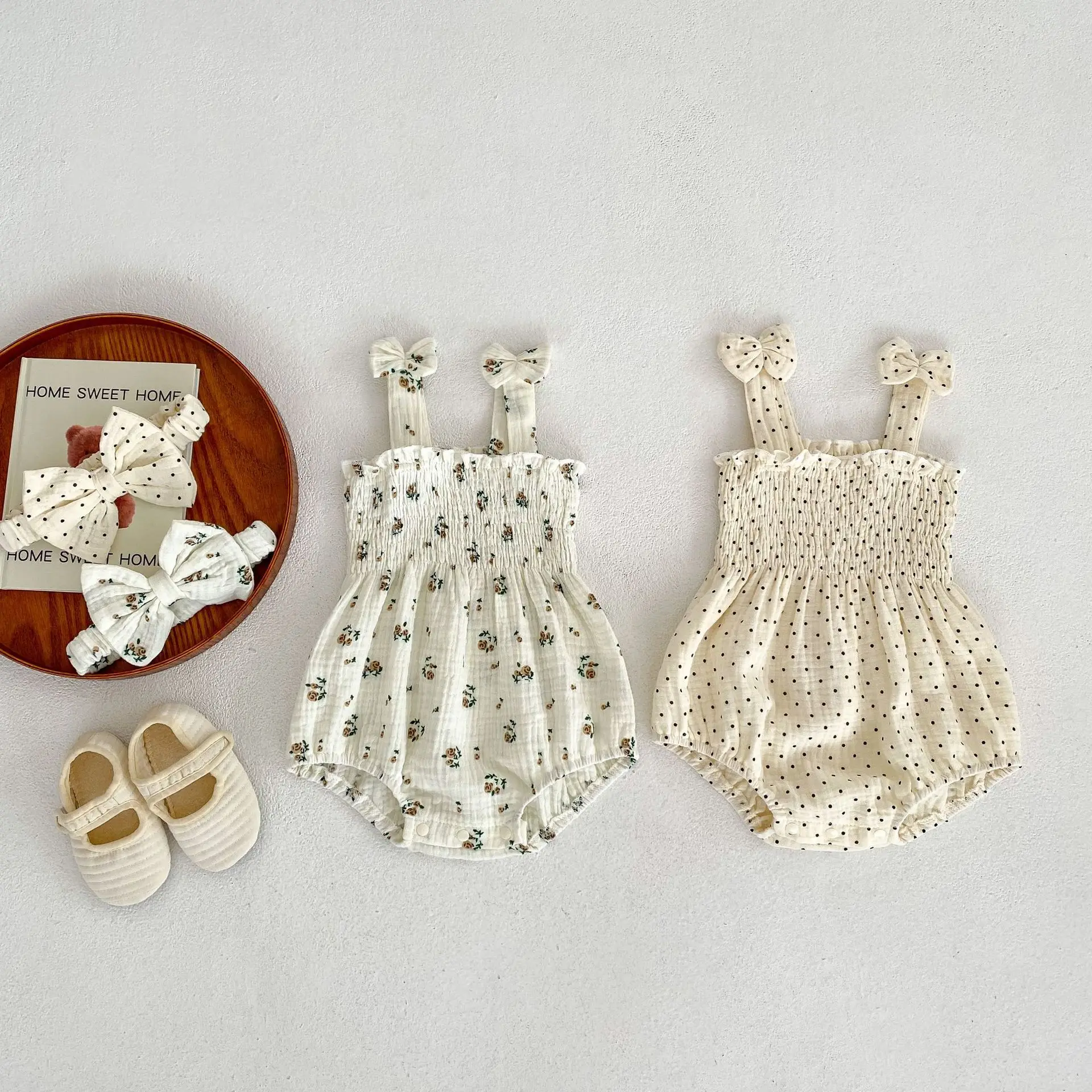 2023 New Baby Girl Summer Sleeveless Sling Bodysuit Infant Girl Dot Floral Print Jumpsuit Toddler Cotton Breathable Clothes
2023 New Baby Girl Summer Sleeveless Sling Bodysuit Infant Girl Dot Floral Print Jumpsuit Toddler Cotton Breathable Clothes