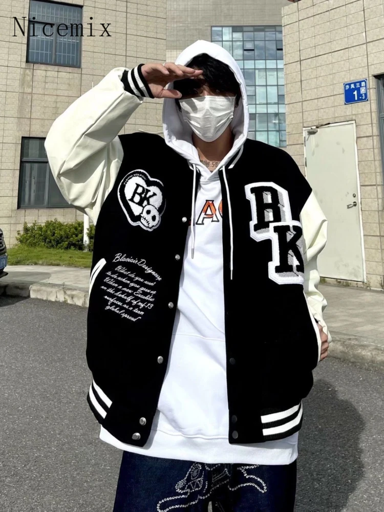 Men Varsity Jacket Dark High Street Skull Flocking Embroidered Baseball Uniform Women Spring Autumn All-match Goth Bomber Jacket
Men Varsity Jacket Dark High Street Skull Flocking Embroidered Baseball Uniform Women Spring Autumn All-match Goth Bomber Jacket