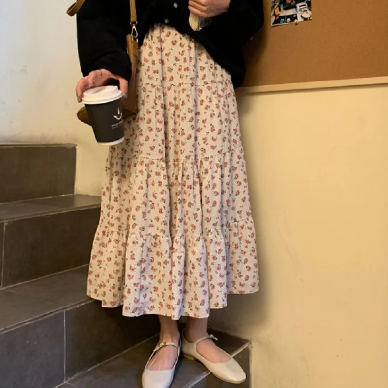 Floral Light Frill Skirt
Floral Light Frill Skirt